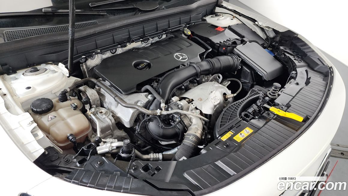 Mercedes-Benz GLB-Class 2023