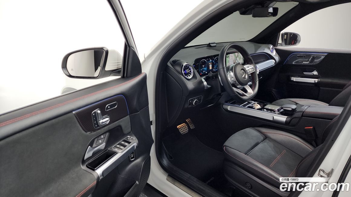 Mercedes-Benz GLB-Class 2023