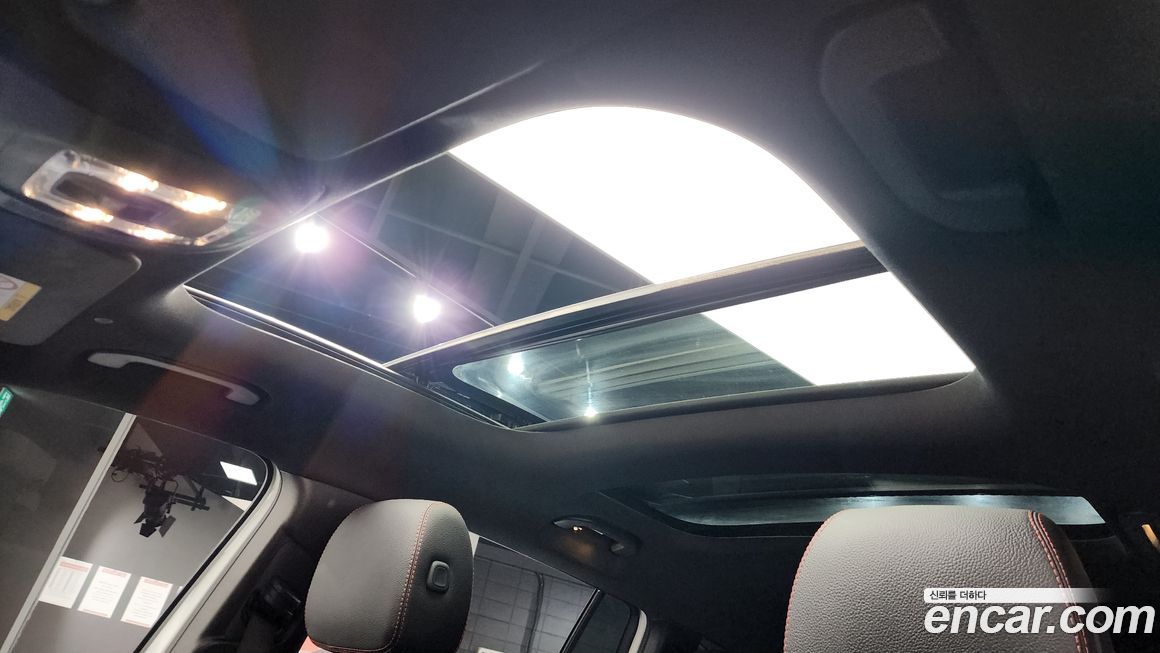 Mercedes-Benz GLB-Class 2023