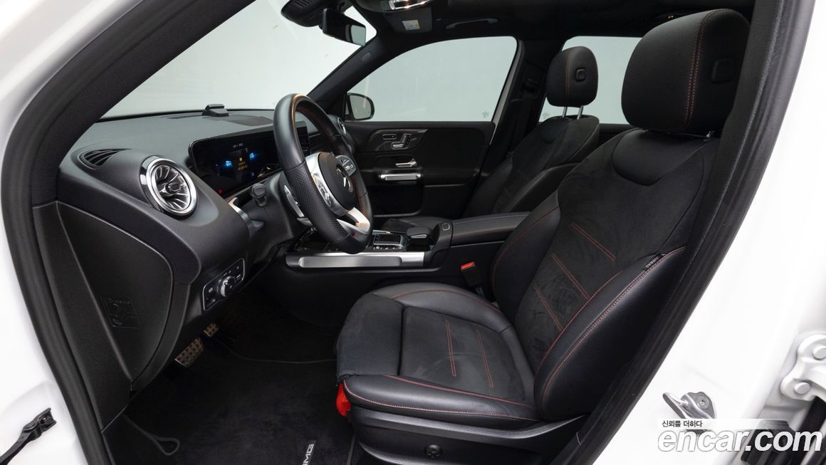 Mercedes-Benz GLB-Class 2021