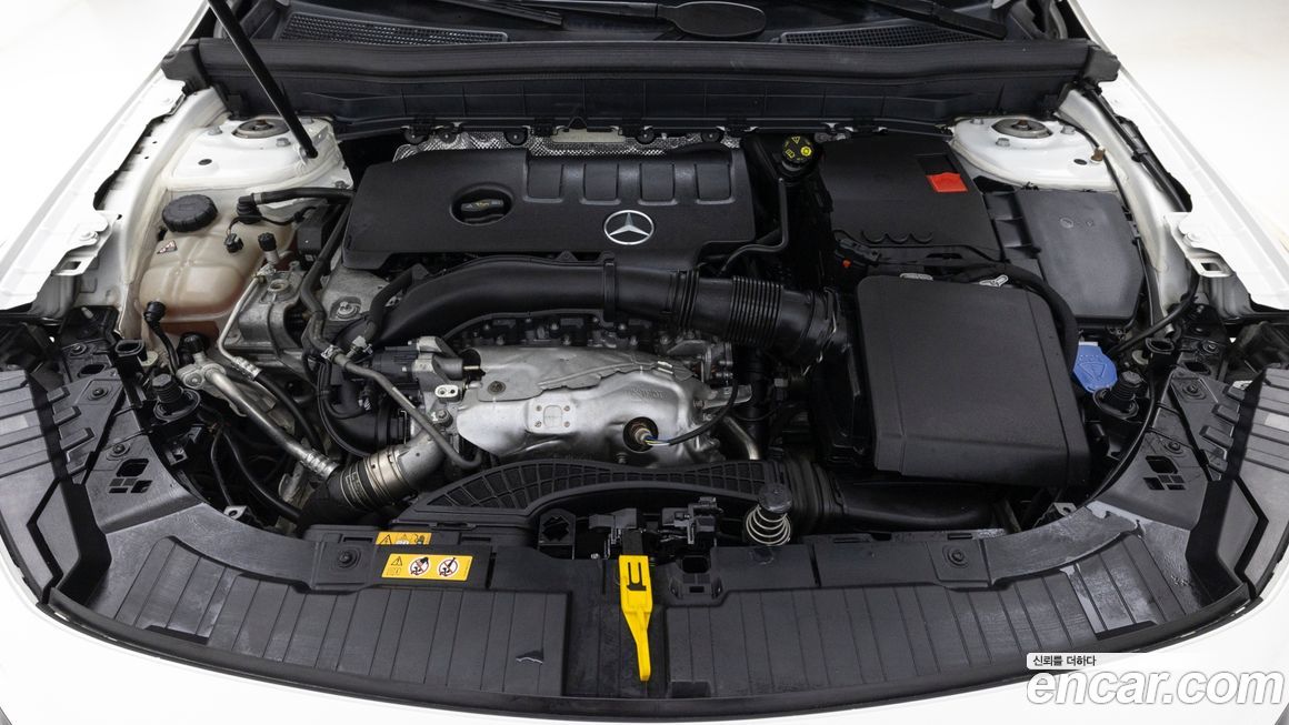 Mercedes-Benz GLB-Class 2021