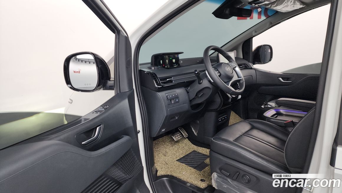 Hyundai Staria 2025