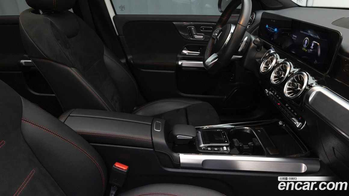 Mercedes-Benz GLB-Class 2021