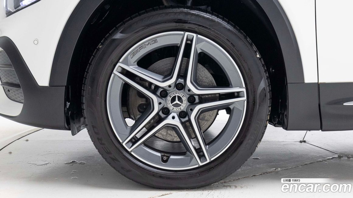 Mercedes-Benz GLB-Class 2021