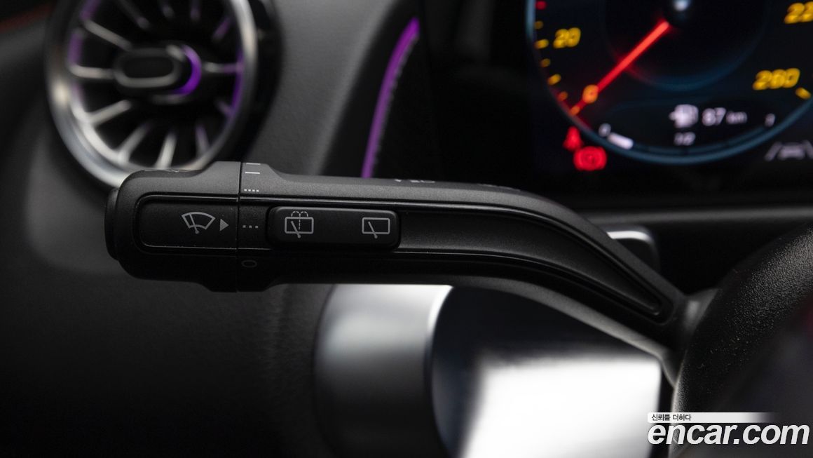 Mercedes-Benz GLB-Class 2021