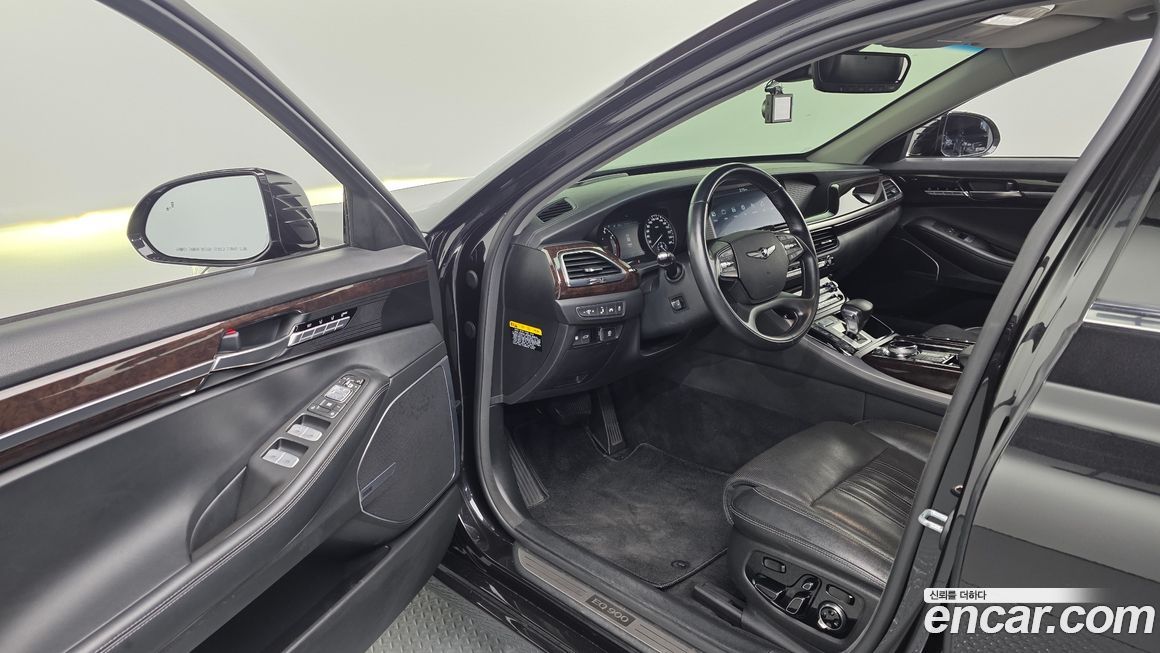 Genesis EQ900 2018