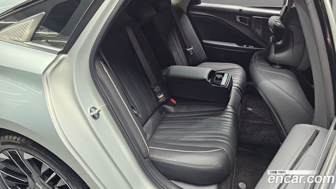 Kia K8 2025