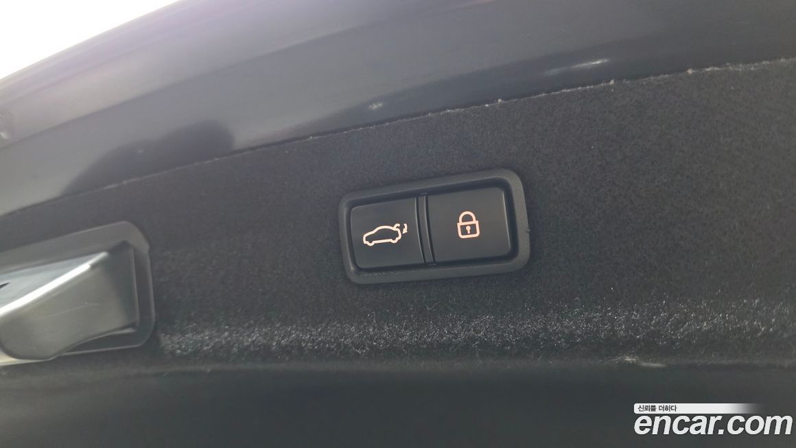 Genesis EQ900 2018