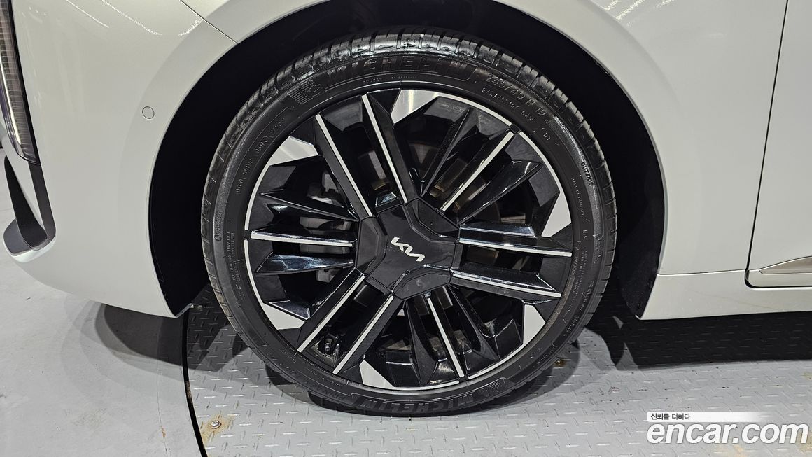 Kia K8 2025