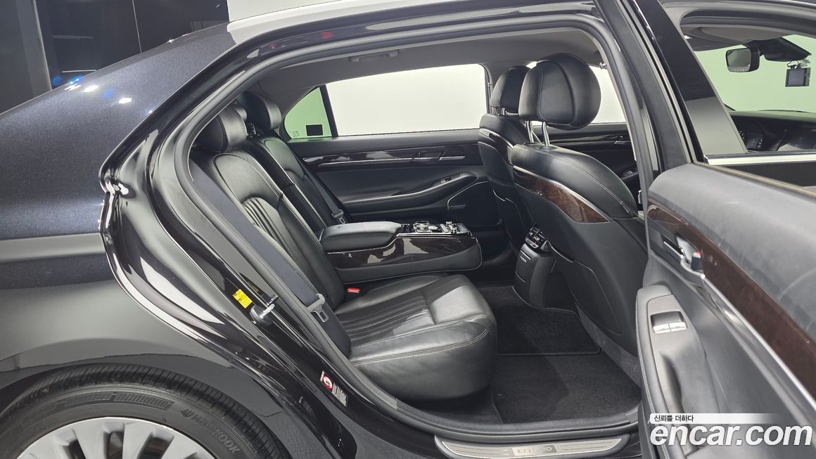 Genesis EQ900 2018