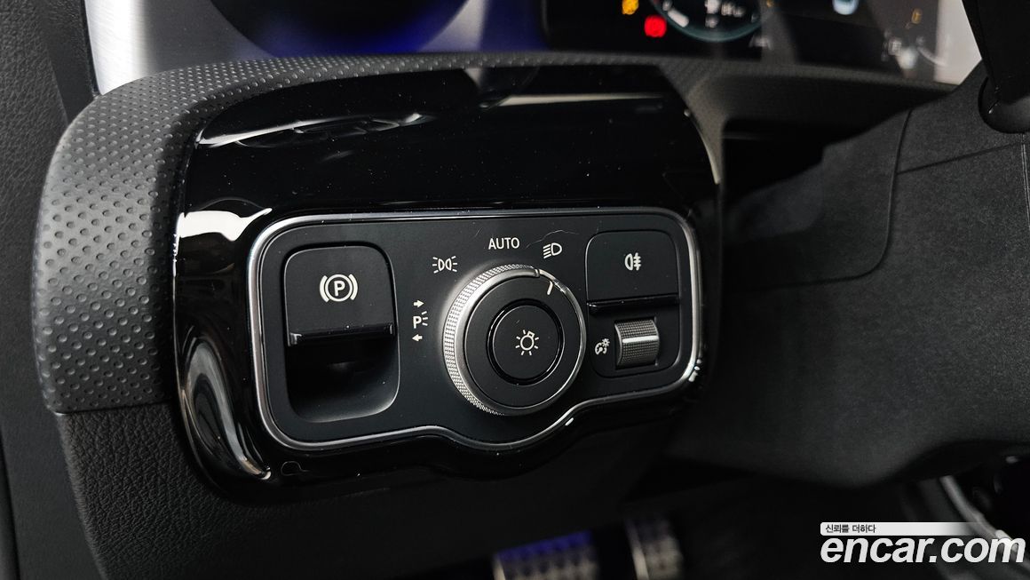 Mercedes-Benz CLA-Class 2021