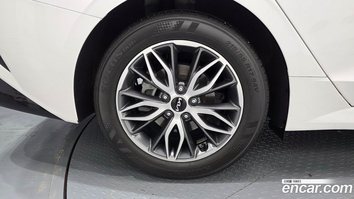 Kia K5 2023