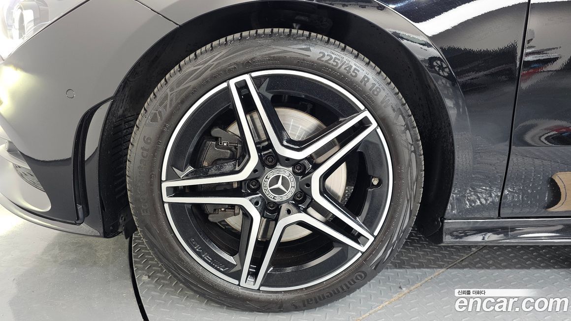 Mercedes-Benz CLA-Class 2021