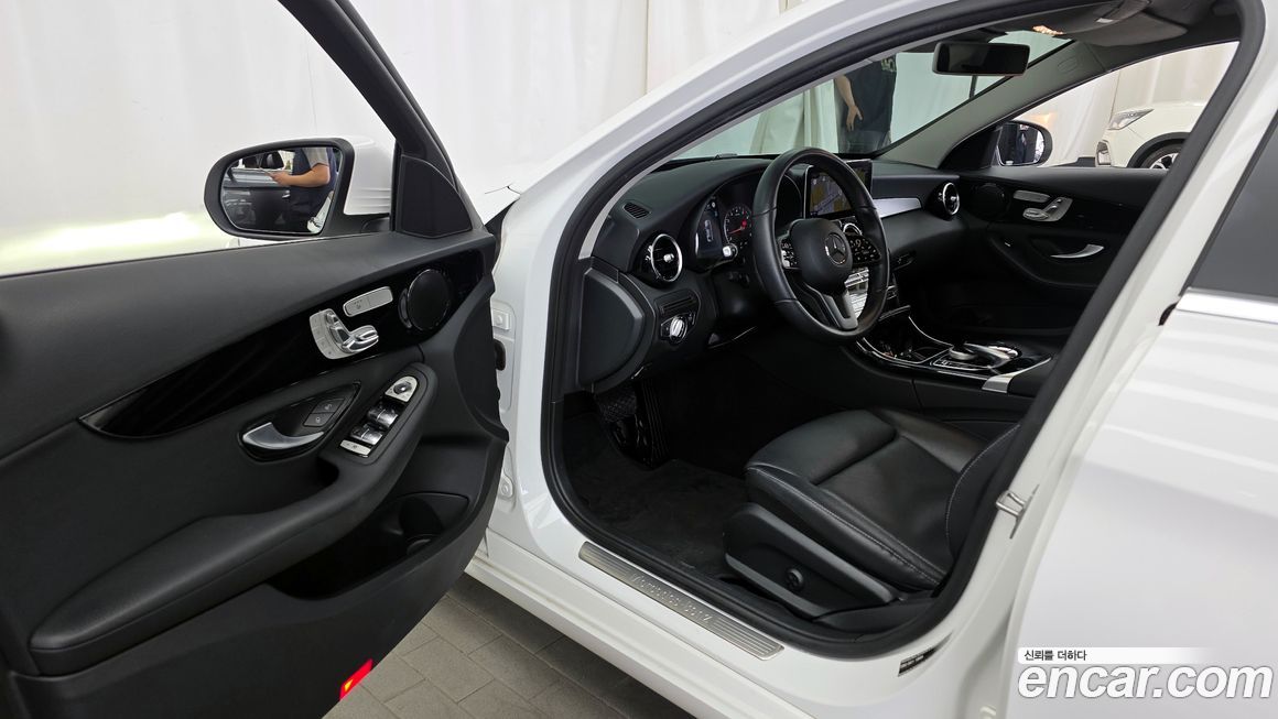 Mercedes-Benz C-Class 2020
