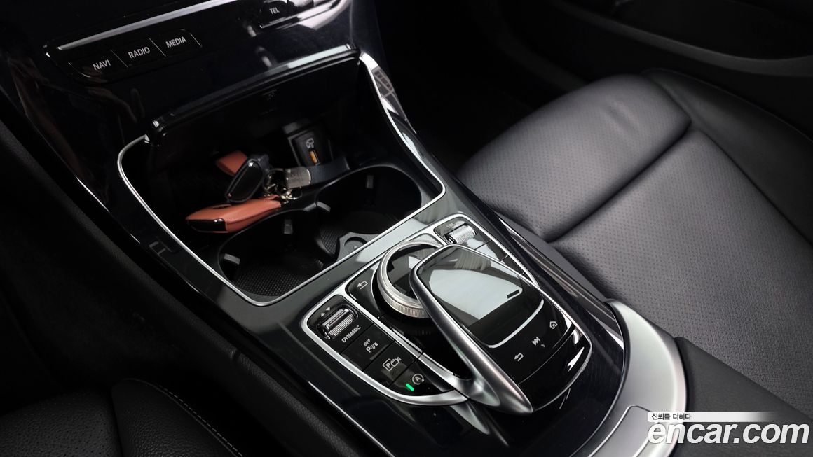 Mercedes-Benz C-Class 2020