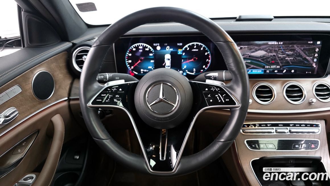 Mercedes-Benz E-Class 2022