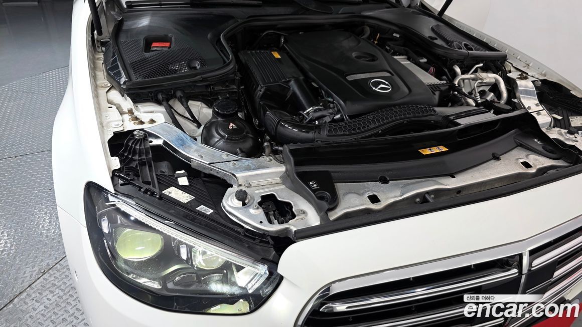 Mercedes-Benz E-Class 2022