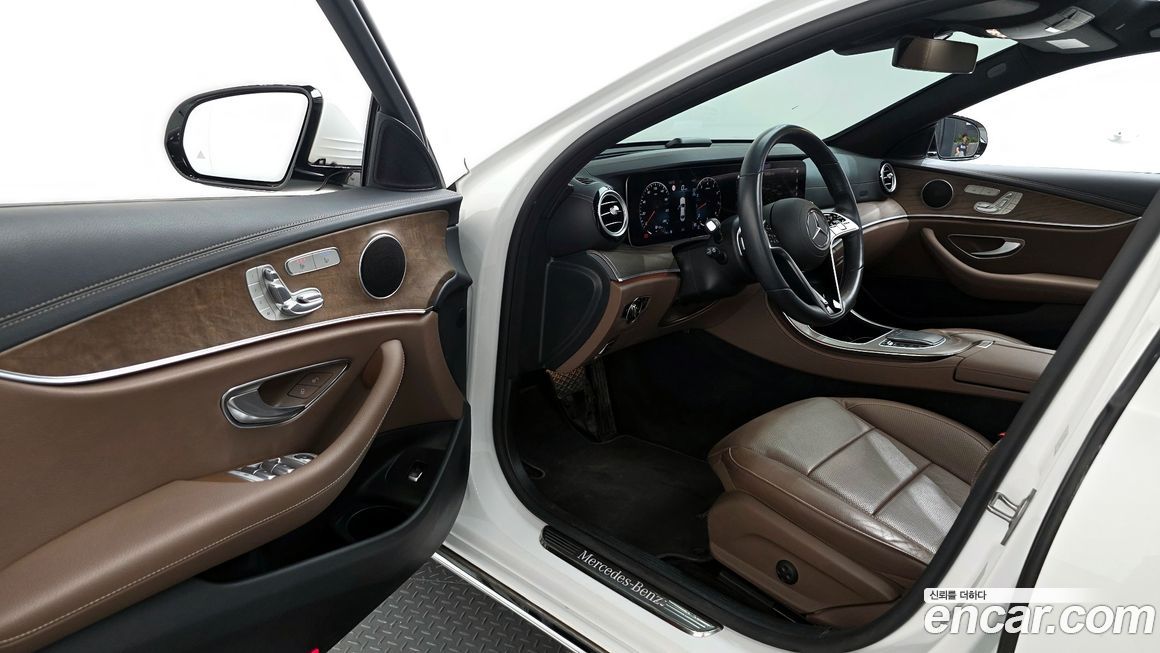 Mercedes-Benz E-Class 2022