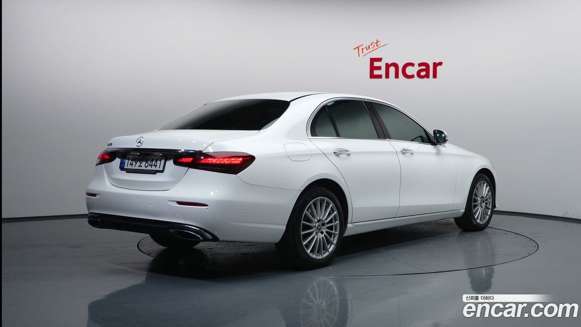 Mercedes-Benz E-Class 2022