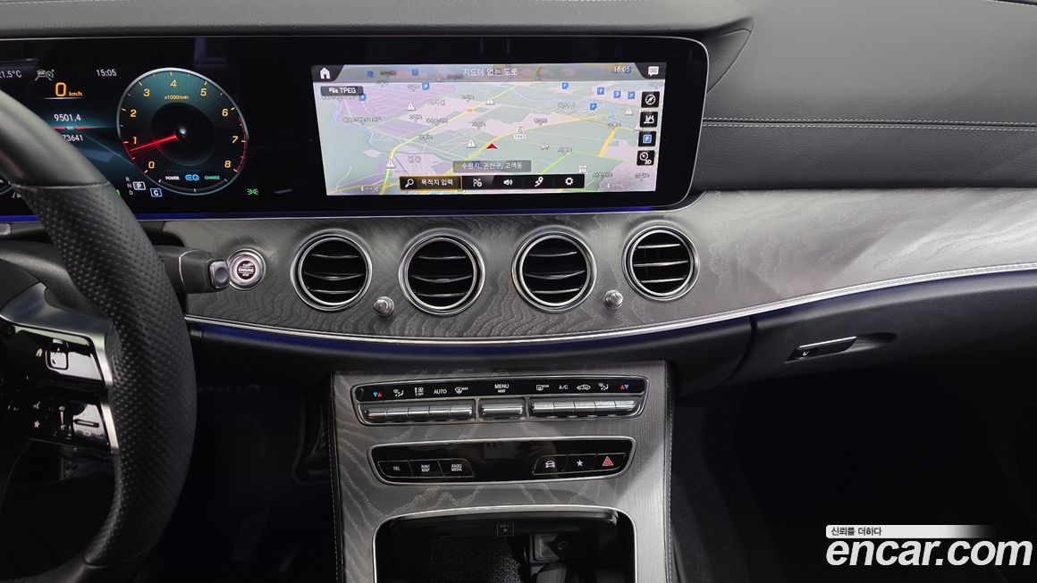 Mercedes-Benz E-Class 2022