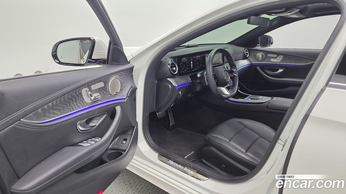 Mercedes-Benz E-Class 2022