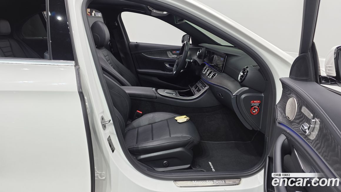 Mercedes-Benz E-Class 2022