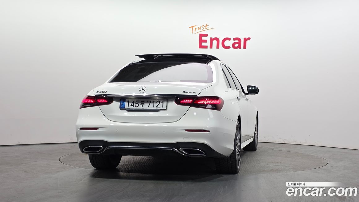 Mercedes-Benz E-Class 2022