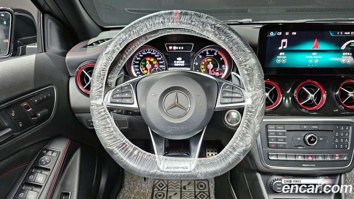 Mercedes-Benz GLA-Class 2016