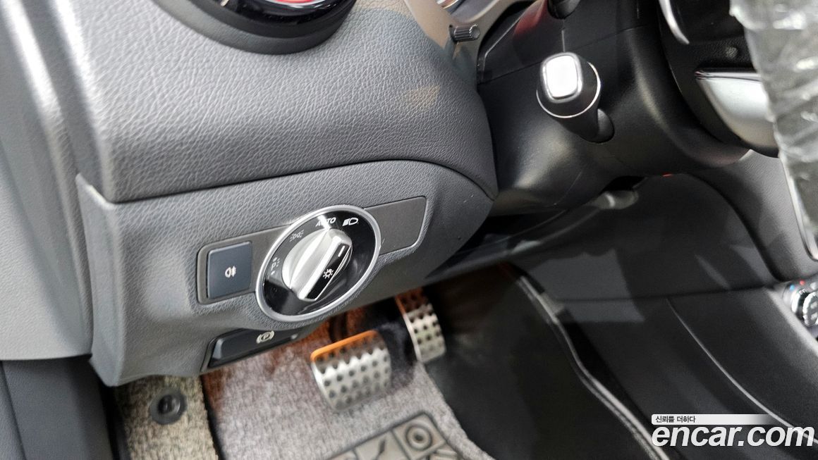 Mercedes-Benz GLA-Class 2016