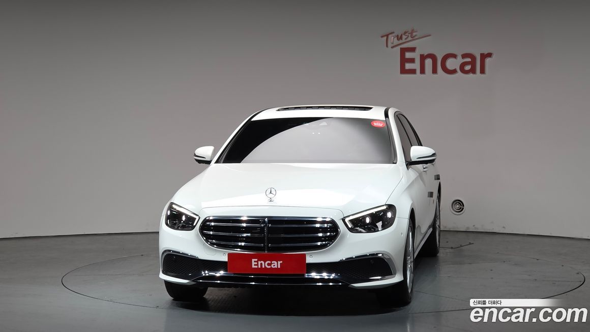 Mercedes-Benz E-Class 2022