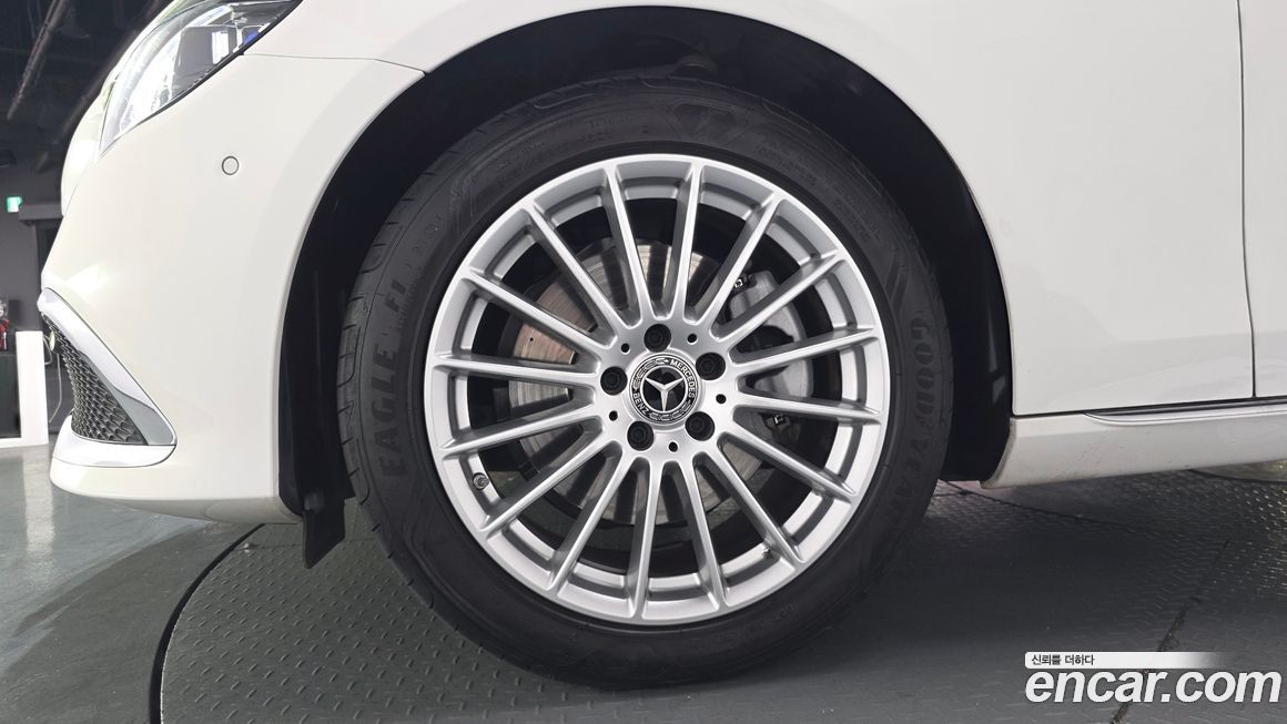 Mercedes-Benz E-Class 2022