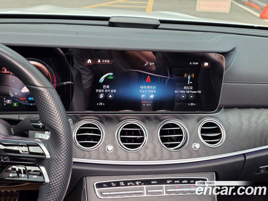 Mercedes-Benz E-Class 2022