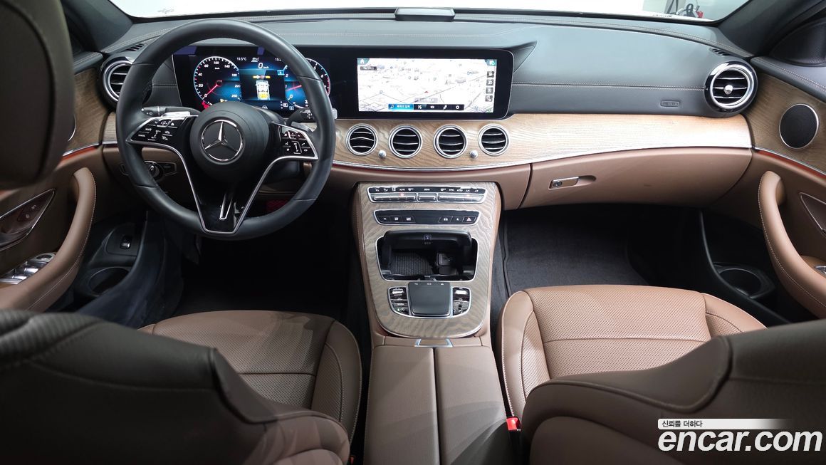 Mercedes-Benz E-Class 2022