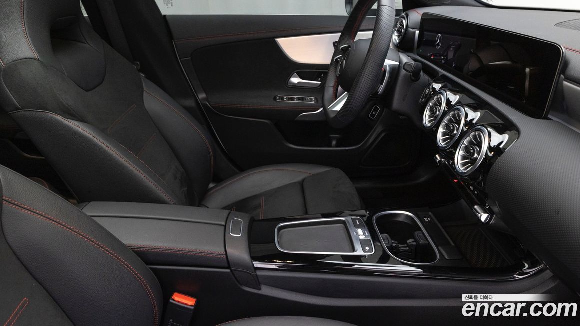 Mercedes-Benz CLA-Class 2025