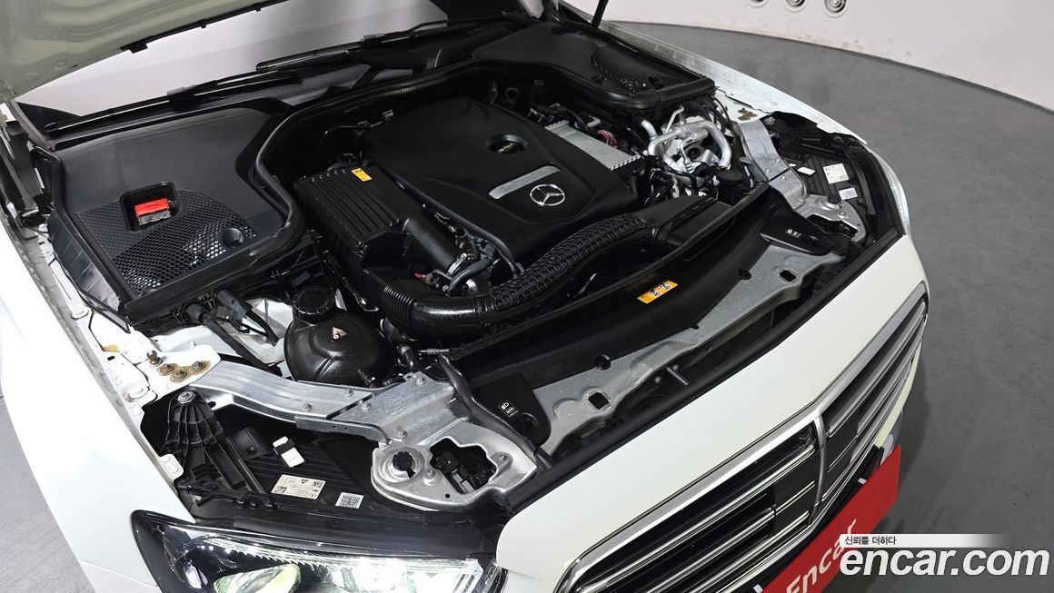 Mercedes-Benz E-Class 2022