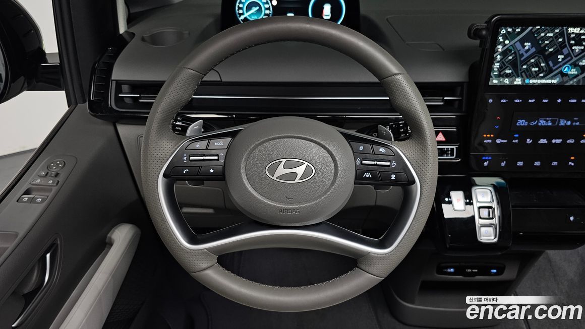Hyundai Staria 2025
