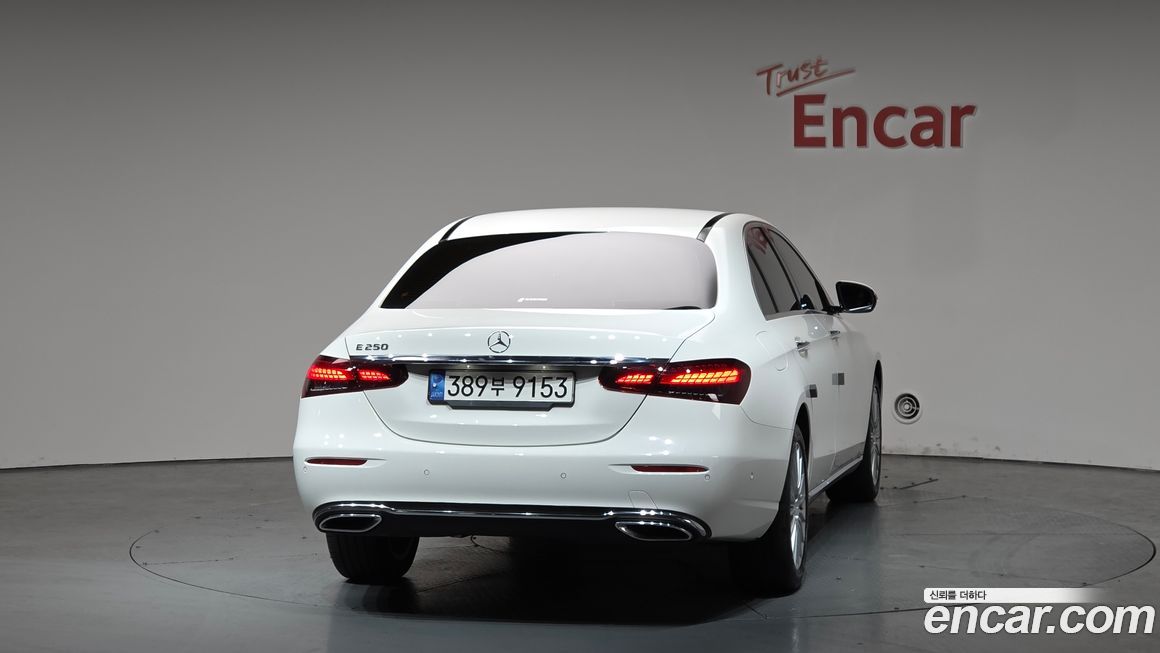 Mercedes-Benz E-Class 2022