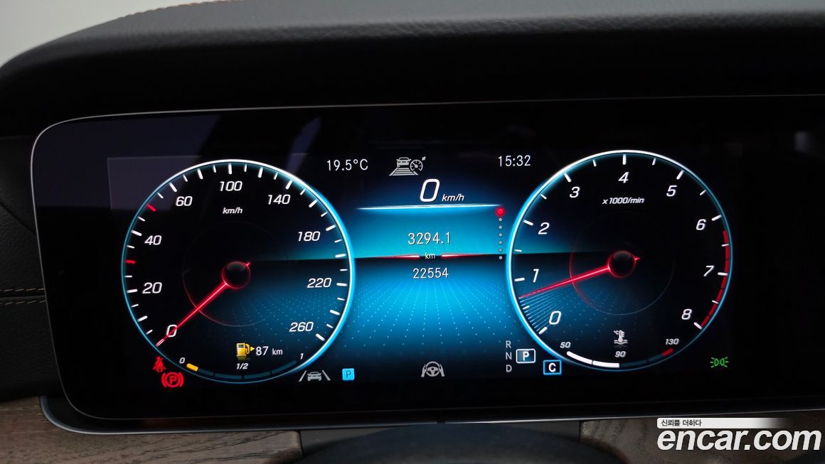 Mercedes-Benz E-Class 2022