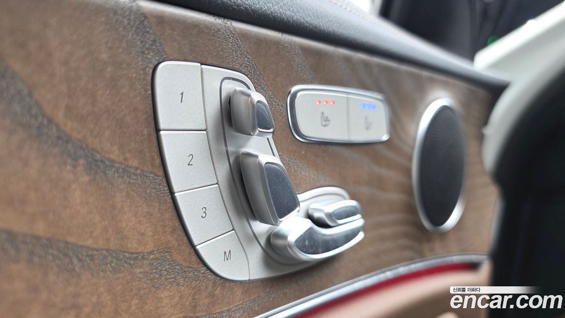 Mercedes-Benz E-Class 2022