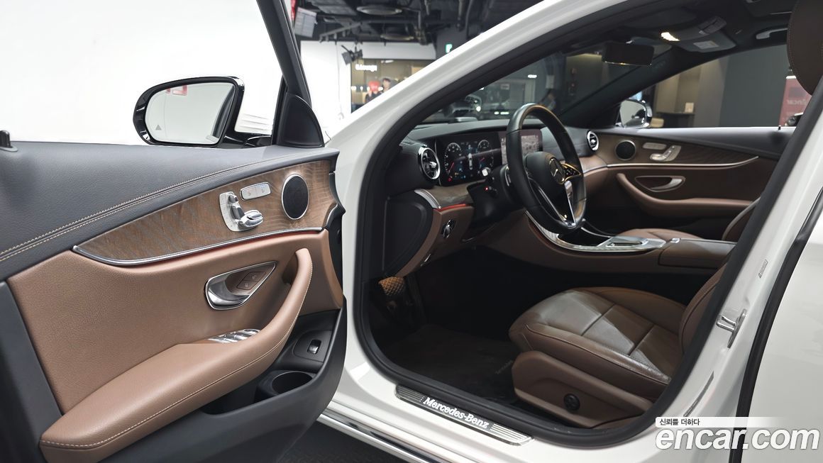 Mercedes-Benz E-Class 2022