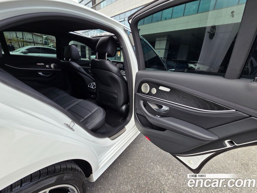 Mercedes-Benz E-Class 2022