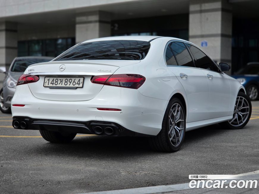 Mercedes-Benz E-Class 2022