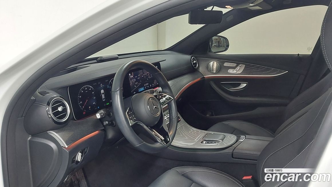 Mercedes-Benz E-Class 2022