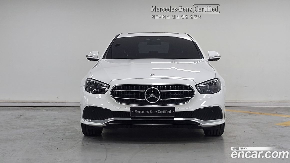 Mercedes-Benz E-Class 2022