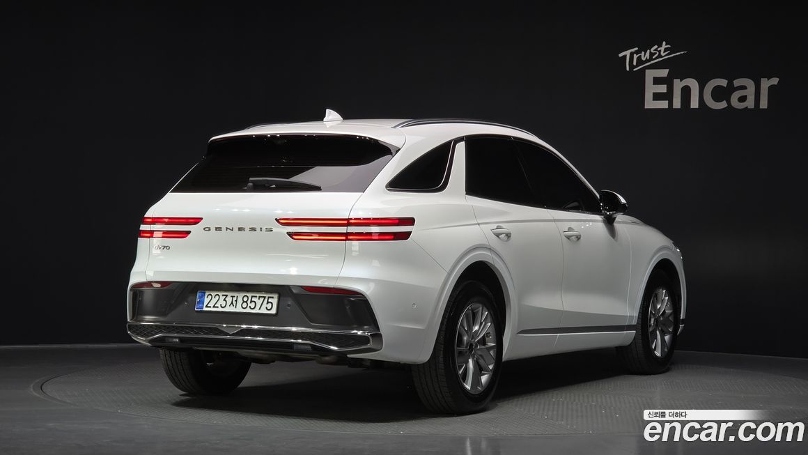 Genesis GV70 2025
