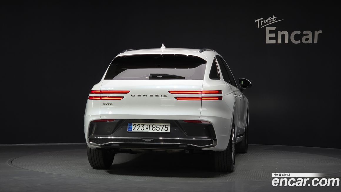 Genesis GV70 2025