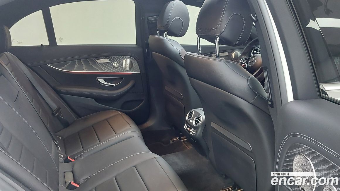 Mercedes-Benz E-Class 2022