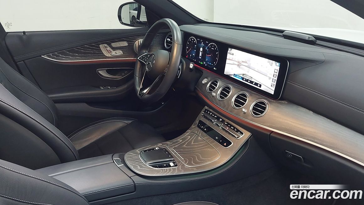 Mercedes-Benz E-Class 2022