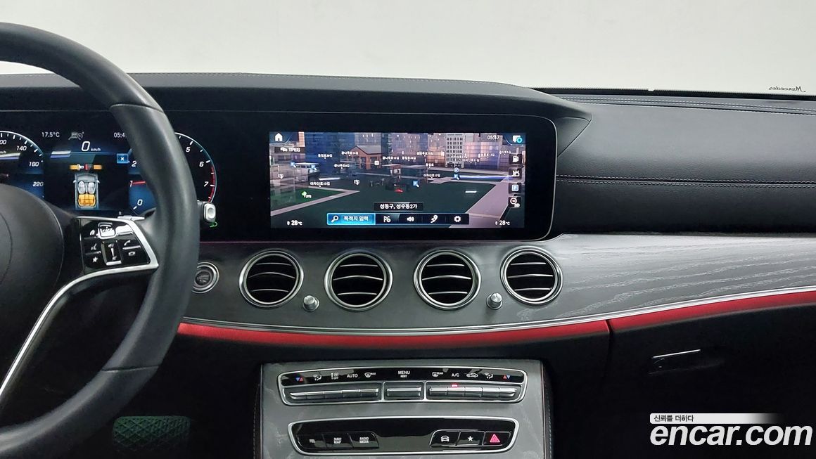 Mercedes-Benz E-Class 2022