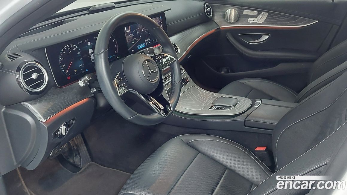 Mercedes-Benz E-Class 2022